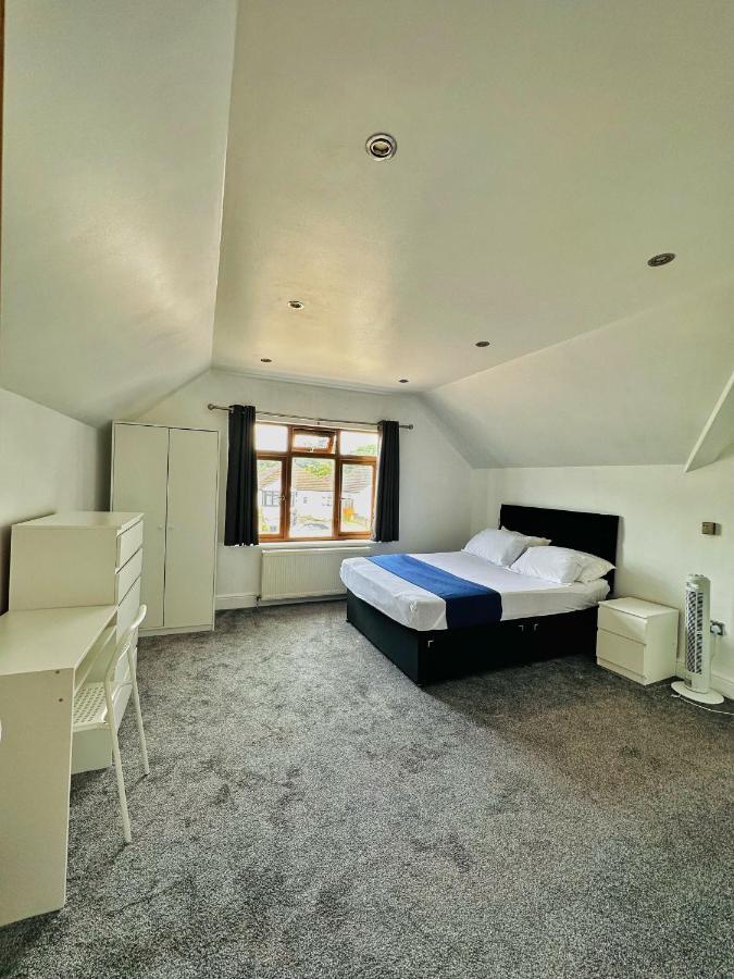 Blue Rain Guest house Hillingdon