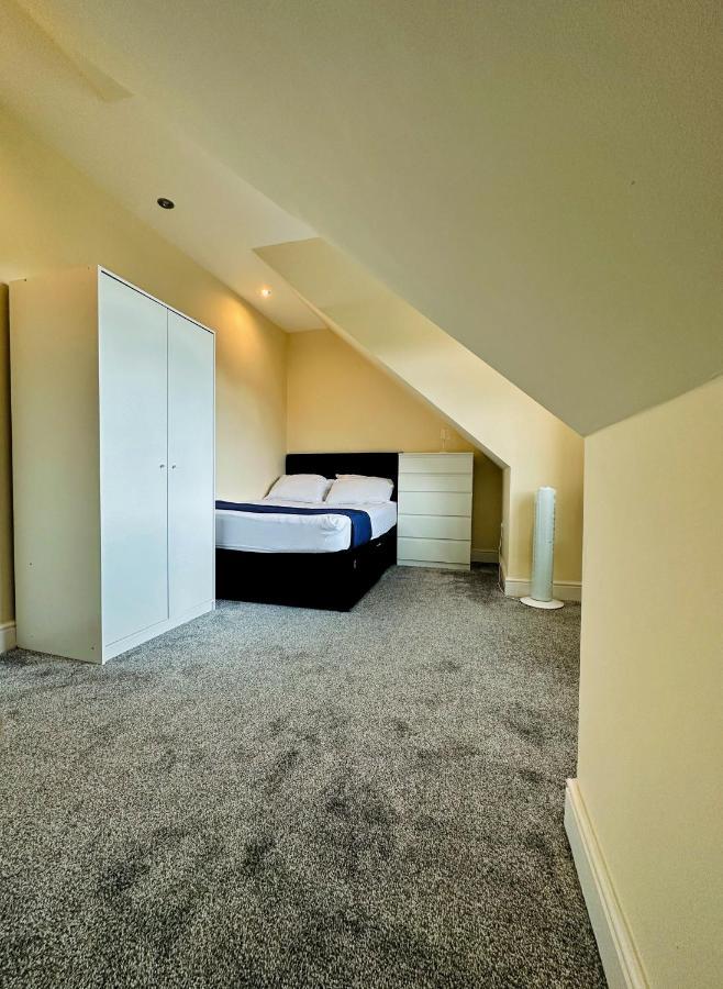 Blue Rain Guest house Hillingdon